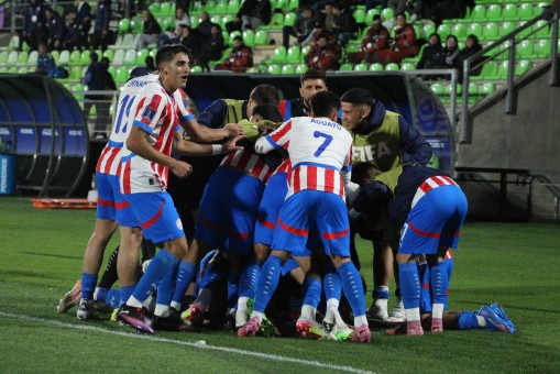 Paraguay superó con dramatismo a Panamá